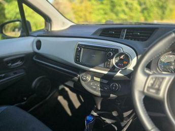 Toyota Yaris 1.5 VVT-h T Spirit CVT Euro 5 5dr