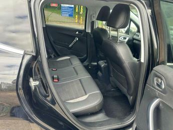 Peugeot 2008 1.6 e-HDi Allure SUV 5dr Diesel EGC Euro 5 (s/s) (92 ps)