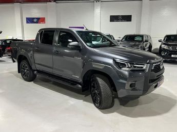 Toyota Hilux 2.8 D-4D Invincible X Auto 4WD Euro 6 (s/s) 4dr