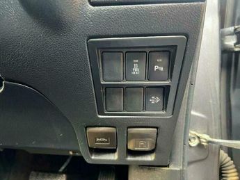 Toyota Hilux 2.8 D-4D Invincible X Pickup Double Cab 4dr Diesel Auto 4WD Euro