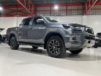 Toyota Hilux 2.8 D-4D Invincible X Auto 4WD Euro 6 (s/s) 4dr