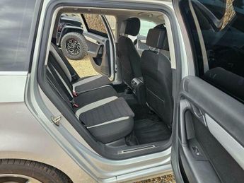 Volkswagen Passat 1.4 TSI BlueMotion Tech R-Line DSG Euro 5 (s/s) 5dr