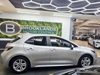 Toyota Corolla ICON TECH [SAT NAV, HEATED SEATS & REVERSE CAMERA]