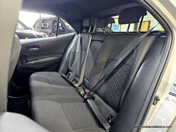 Toyota Corolla ICON TECH [SAT NAV, HEATED SEATS & REVERSE CAMERA]