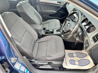 Volkswagen Golf MATCH TDI BLUEMOTION TECHNOLOGY DSG