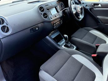 Volkswagen Tiguan 2.0 TDI BlueMotion Tech R-Line DSG 4WD 5dr 138BHP