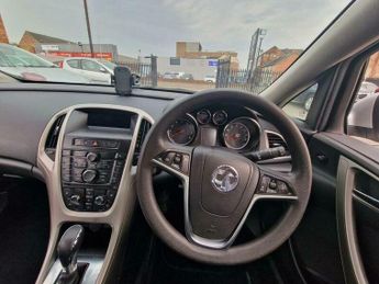 Vauxhall Astra 1.6 16v Exclusiv Auto Euro 5 5dr