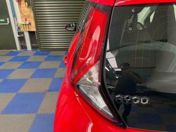 Toyota AYGO 1.0 Aygo X-Play VVT-i CVT 5dr