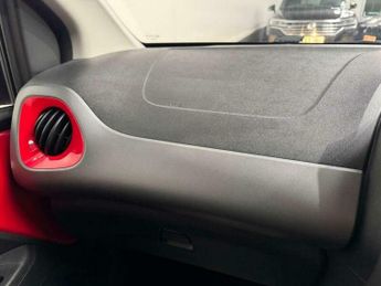 Toyota AYGO 1.0 Aygo X-Play VVT-i CVT 5dr