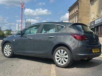 Vauxhall Astra 2.0 CDTi Elite Auto Euro 5 5dr