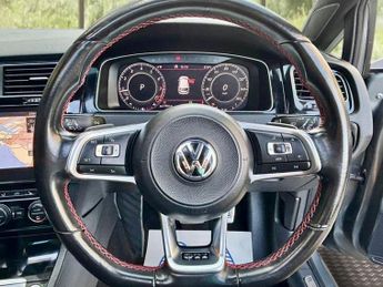 Volkswagen Golf GTI PERFORMANCE TSI DSG