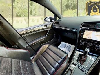 Volkswagen Golf GTI PERFORMANCE TSI DSG