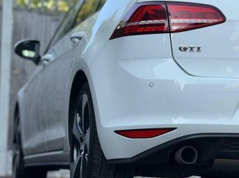 Volkswagen Golf GTi 2.0 TSI BlueMotion Tech GTI Launch DSG Euro 6 (s/s) 5dr