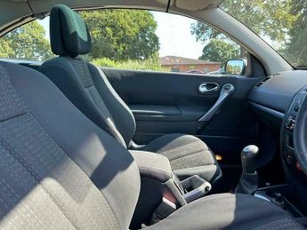 Renault Megane 1.6 VVT Dynamique 2dr