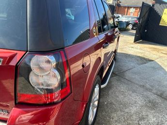 Land Rover Freelander 2.2 SD4 HSE SUV 5dr Diesel CommandShift 4WD Euro 5 (190 ps)