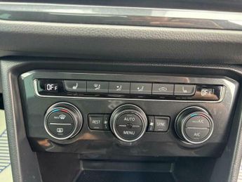 Volkswagen Tiguan 2.0 TDI R-Line DSG 4Motion Euro 6 (s/s) 5dr