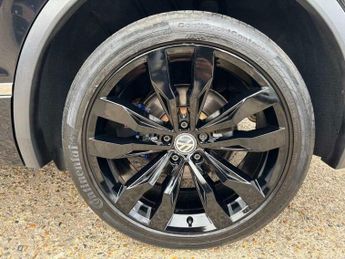 Volkswagen Tiguan 2.0 TDI R-Line DSG 4Motion Euro 6 (s/s) 5dr