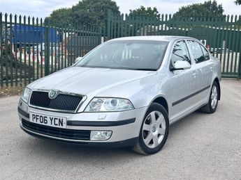 Skoda Octavia 2.0 FSI Elegance Hatchback 5dr Petrol Tiptronic Euro 4 (150 bhp)