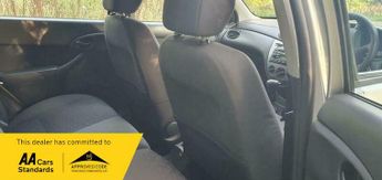 Ford Focus 1.6i 16v LX 5dr