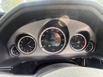 Mercedes-Benz E Class 2.1 E250 CDI BlueEfficiency Avantgarde Tiptronic Euro 5 5dr