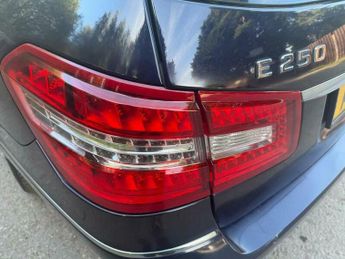 Mercedes-Benz E Class 2.1 E250 CDI BlueEfficiency Avantgarde Tiptronic Euro 5 5dr