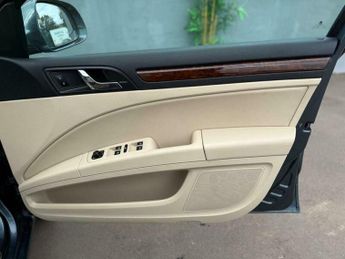 Skoda Superb 2.0 TDI Elegance DSG Euro 5 (s/s) 5dr