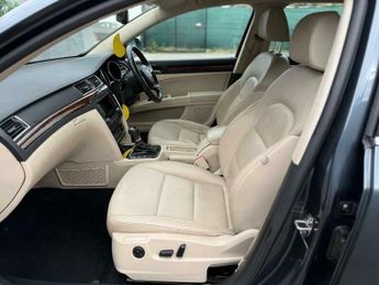Skoda Superb 2.0 TDI Elegance DSG Euro 5 (s/s) 5dr