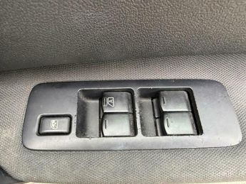 Nissan Qashqai 2.0 n-tec SUV 5dr Petrol CVT 4WD Euro 5 (140 ps)