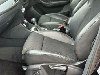 Audi Q3 2.0 TDI S line S Tronic quattro Euro 5 (s/s) 5dr