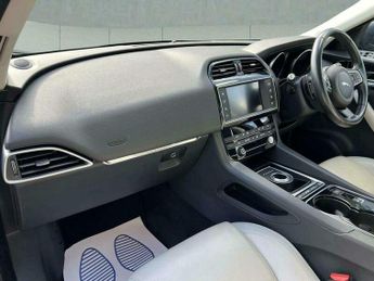 Jaguar F-Pace 2.0 D180 Prestige Auto AWD Euro 6 (s/s) 5dr