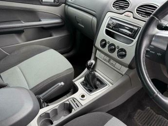 Ford Focus 1.6 Zetec S 5dr