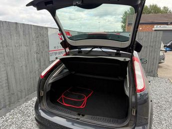 Ford Focus 1.6 Zetec S 5dr