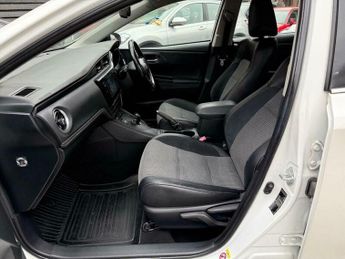 Toyota Auris 1.8 VVT-h Excel Touring Sports CVT Euro 6 (s/s) 5dr