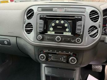 Volkswagen Tiguan 2.0 TDI BlueMotion Tech Match DSG 4WD Euro 5 (s/s) 5dr