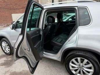 Volkswagen Tiguan 2.0 TDI BlueMotion Tech Match DSG 4WD Euro 5 (s/s) 5dr