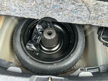 Toyota Yaris 1.5 VVT-h Design E-CVT Euro 6 (s/s) 5dr