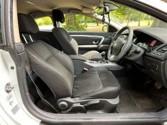 Renault Laguna 2.0 dCi Dynamique TomTom Euro 5 2dr
