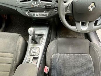 Renault Laguna 2.0 dCi Dynamique TomTom Euro 5 2dr