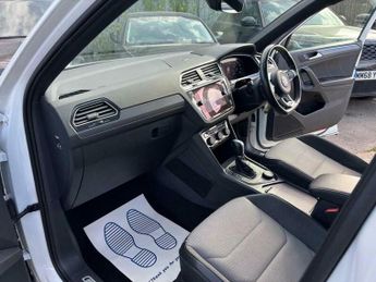 Volkswagen Tiguan 2.0 TDI R-Line DSG 4Motion Euro 6 (s/s) 5dr