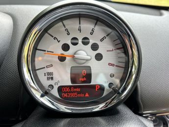 MINI Countryman COOPER S ALL4 FULL MINI SERVICE HISTORY PAN ROOF SAT/NAV FULL LE