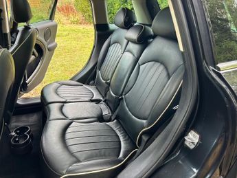 MINI Countryman COOPER S ALL4 FULL MINI SERVICE HISTORY PAN ROOF SAT/NAV FULL LE