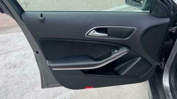 Mercedes-Benz C Class 2.1 GLA220d AMG Line (Premium) SUV 5dr Diesel 7G-DCT 4MATIC Euro