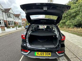 MG ZS 44.5kWh Exclusive Auto 5dr