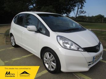 Honda Jazz I-VTEC ES PLUS