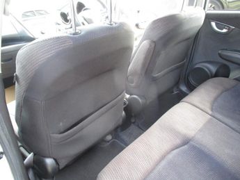 Honda Jazz I-VTEC ES PLUS