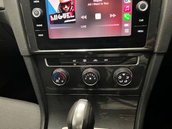 Volkswagen Golf SE NAVIGATION TSI BLUEMOTION TECHNOLOGY DSG
