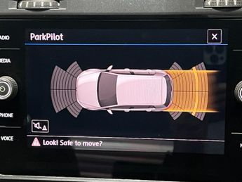 Volkswagen Golf SE NAVIGATION TSI BLUEMOTION TECHNOLOGY DSG
