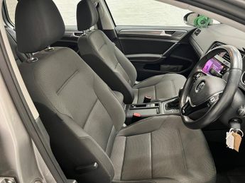 Volkswagen Golf SE NAVIGATION TSI BLUEMOTION TECHNOLOGY DSG