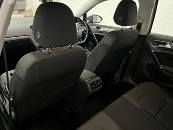 Volkswagen Golf SE NAVIGATION TSI BLUEMOTION TECHNOLOGY DSG