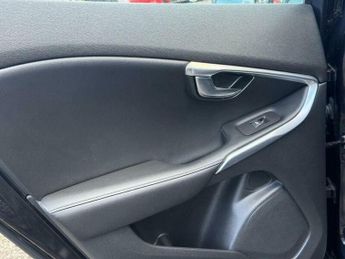 Volvo V40 2.0 D2 SE Lux Nav Hatchback 5dr Diesel Auto Euro 6 (s/s) (120 ps